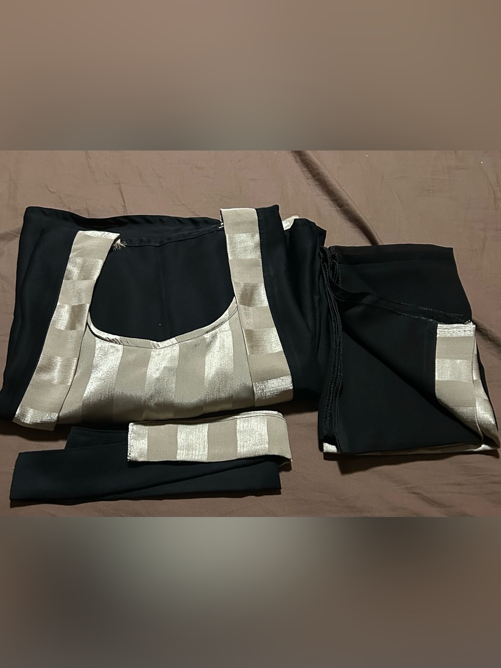NWOT Black and Gold Open-Front Abaya - Picture 5 of 5